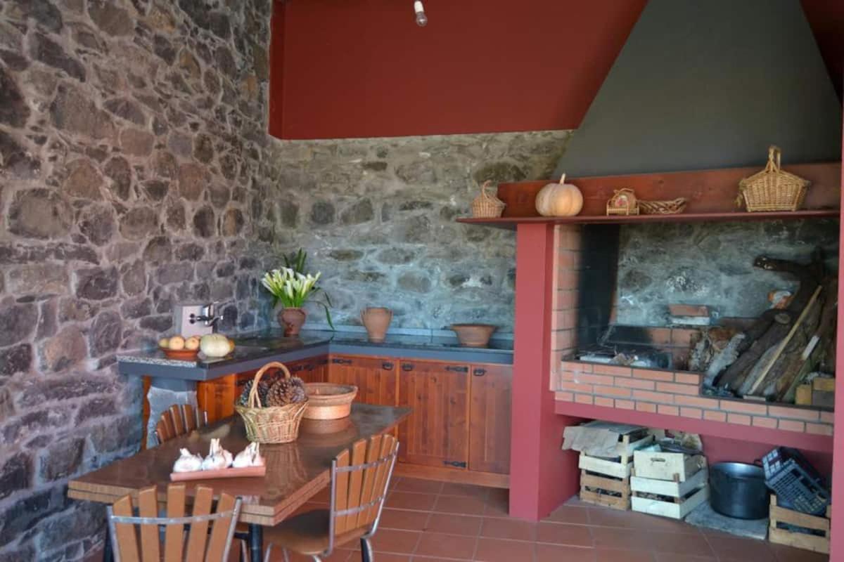 Recantos Do Castanheiro Country house *